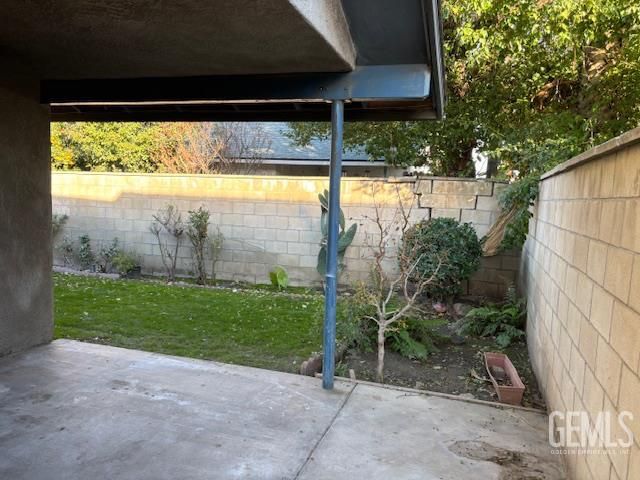 5900 Stone Bridge Lane, Bakersfield, CA 93313