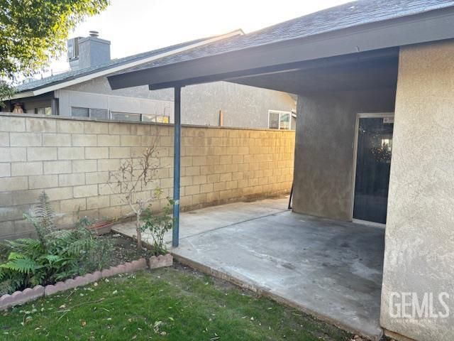 5900 Stone Bridge Lane, Bakersfield, CA 93313