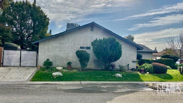 5900 Stone Bridge Lane, Bakersfield, CA 93313