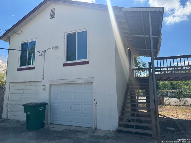 108 Robert E Lee Apt 2, San Antonio, TX 78214