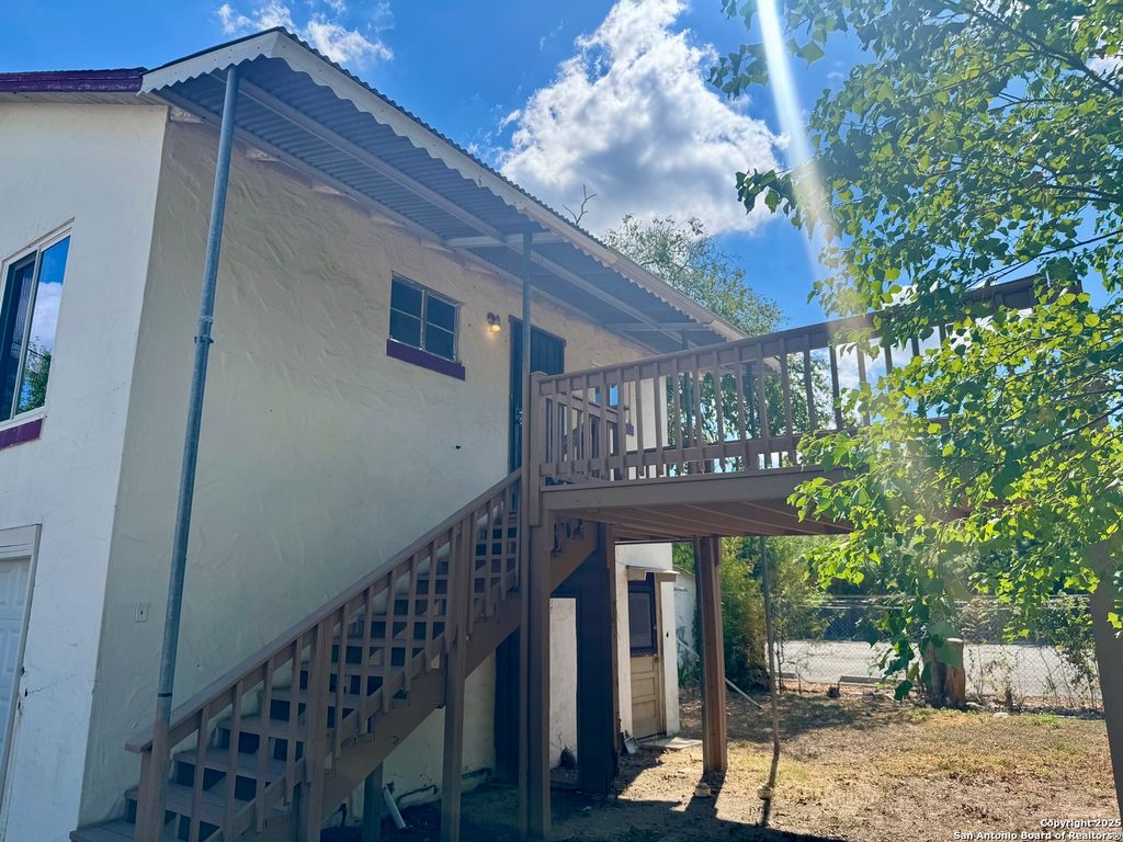108 Robert E Lee Apt 2, San Antonio, TX 78214