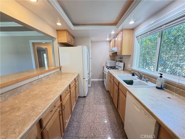 6033 Brockton, Riverside, CA 92506