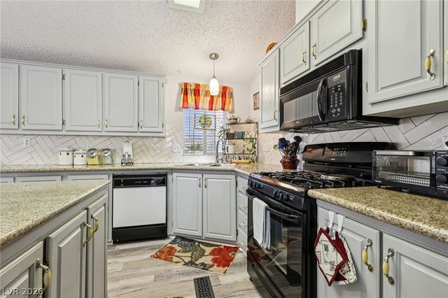 4261 North Leslie Street, Pahrump, NV 89060