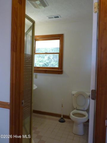 210 Shore Road, Newport, NC 28570