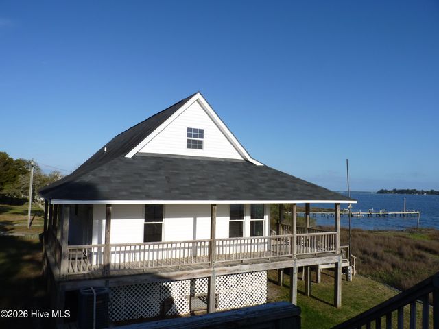 210 Shore Road, Newport, NC 28570