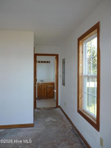 210 Shore Road, Newport, NC 28570