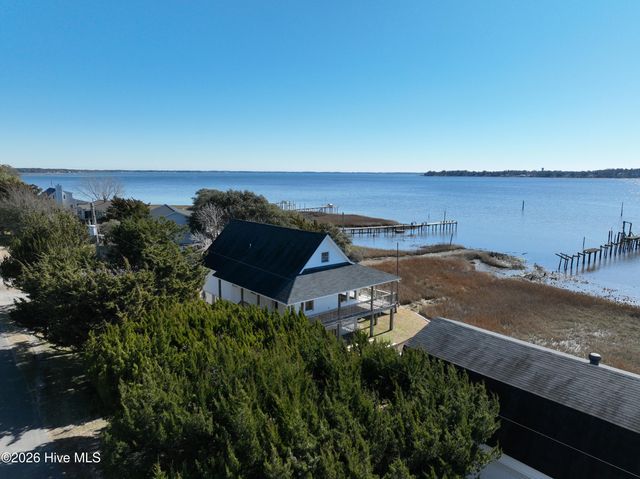 210 Shore Road, Newport, NC 28570