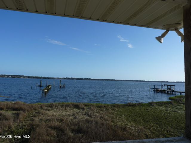 210 Shore Road, Newport, NC 28570