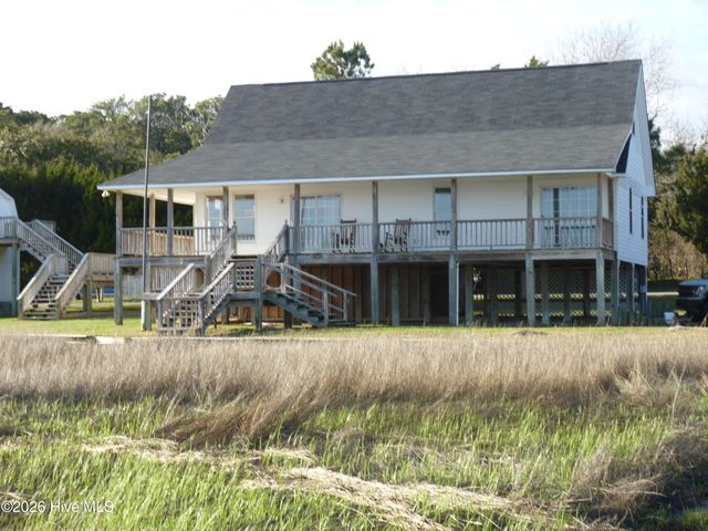 210 Shore Road, Newport, NC 28570