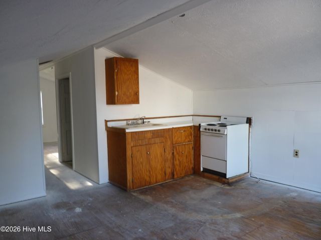 210 Shore Road, Newport, NC 28570