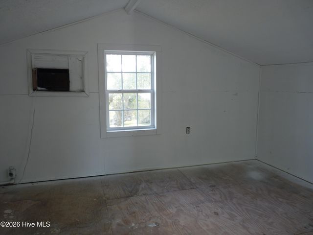 210 Shore Road, Newport, NC 28570