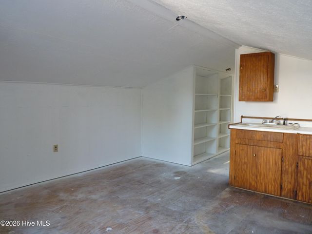 210 Shore Road, Newport, NC 28570