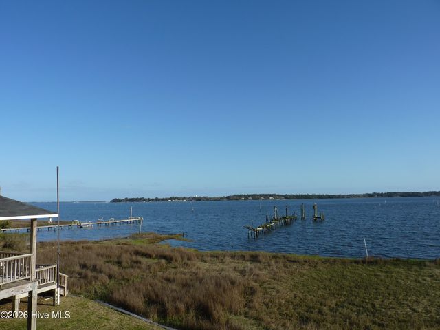 210 Shore Road, Newport, NC 28570