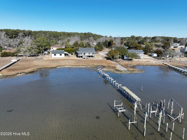 210 Shore Road, Newport, NC 28570