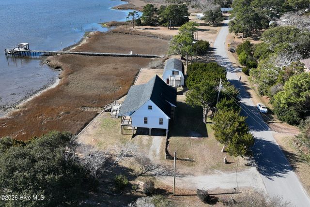 210 Shore Road, Newport, NC 28570