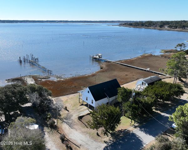 210 Shore Road, Newport, NC 28570