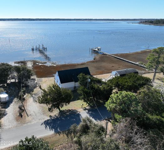 210 Shore Road, Newport, NC 28570