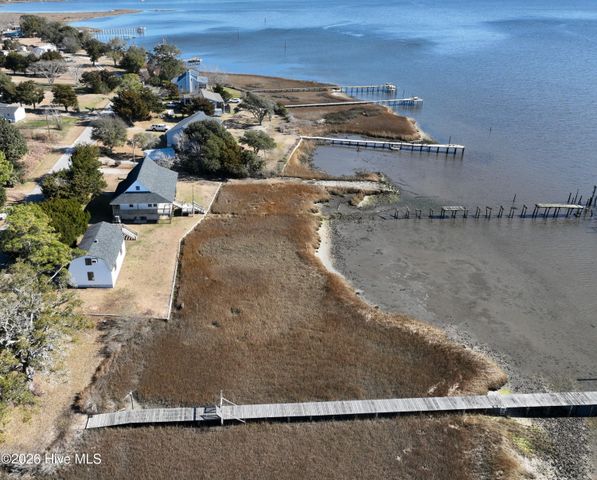 210 Shore Road, Newport, NC 28570