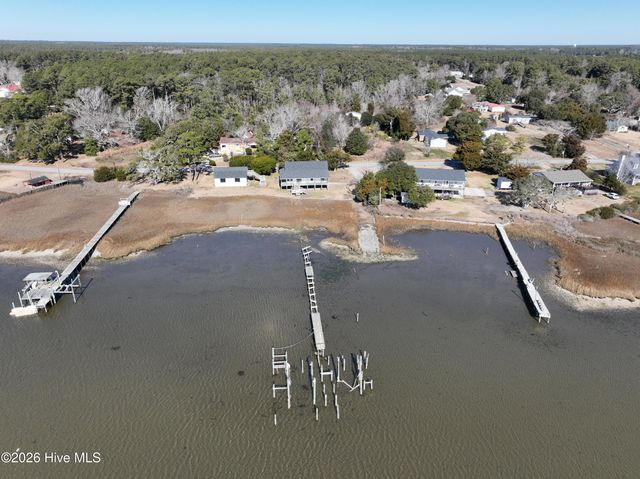 210 Shore Road, Newport, NC 28570