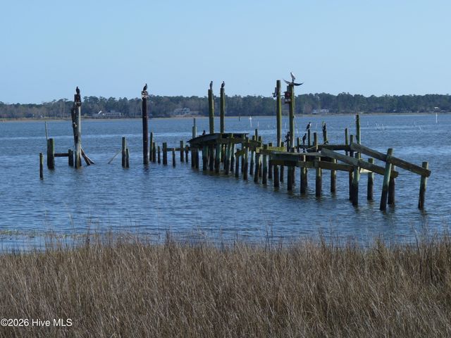 210 Shore Road, Newport, NC 28570