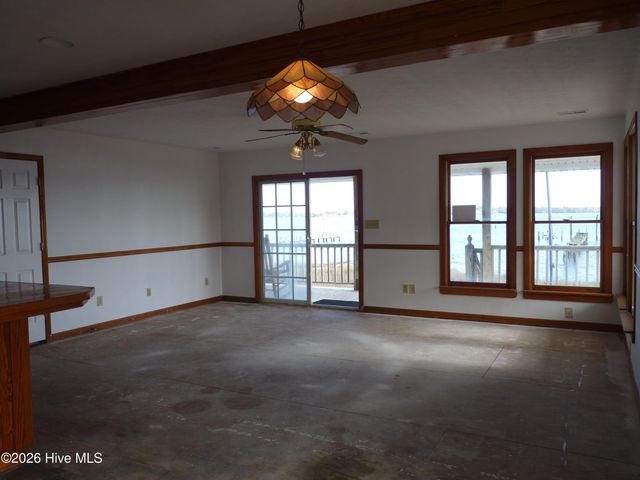 210 Shore Road, Newport, NC 28570