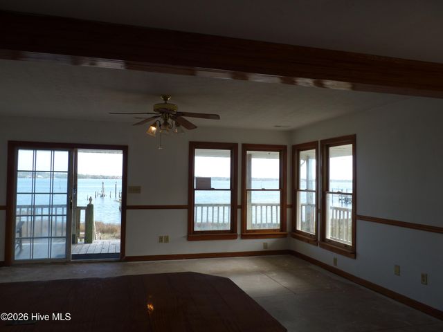 210 Shore Road, Newport, NC 28570