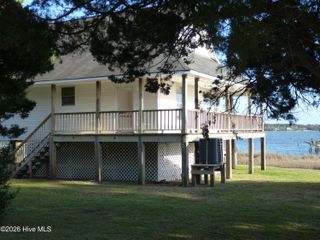 210 Shore Road, Newport, NC 28570