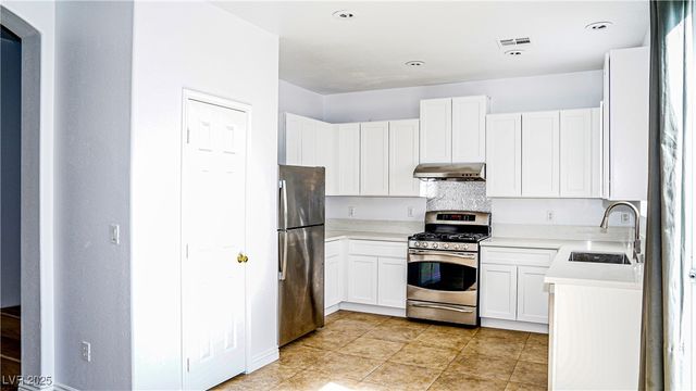 8209 Violet Meadow Court, Las Vegas, NV 89117