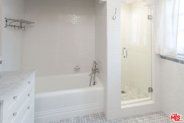 1930 N RODNEY Drive 1934, Los Angeles, CA 90027