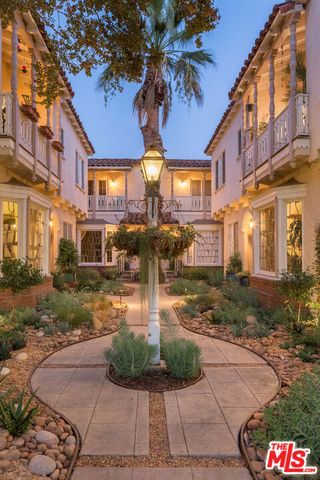 1930 N RODNEY Drive 1934, Los Angeles, CA 90027