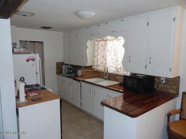 826 N Irving Circle, Tucson, AZ 85711