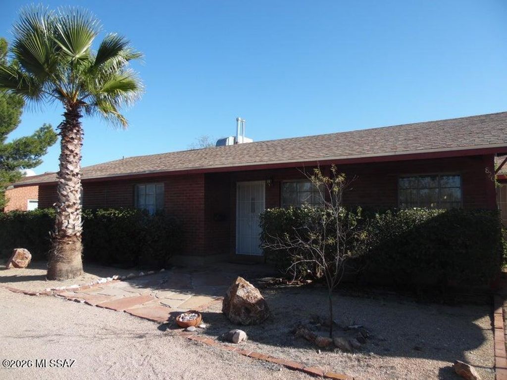 826 N Irving Circle, Tucson, AZ 85711
