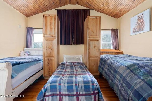 13 Park Avenue, Hadley, NY 12835