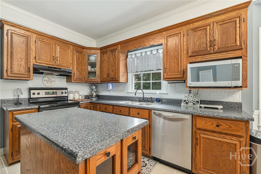 Image 8 of property listing at 118 Kingston Road, Colbert, GA 30628