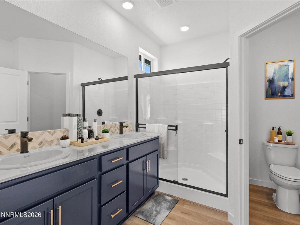 Image 11 of property listing at 14460 Fredonia Drive, Reno, NV 89506