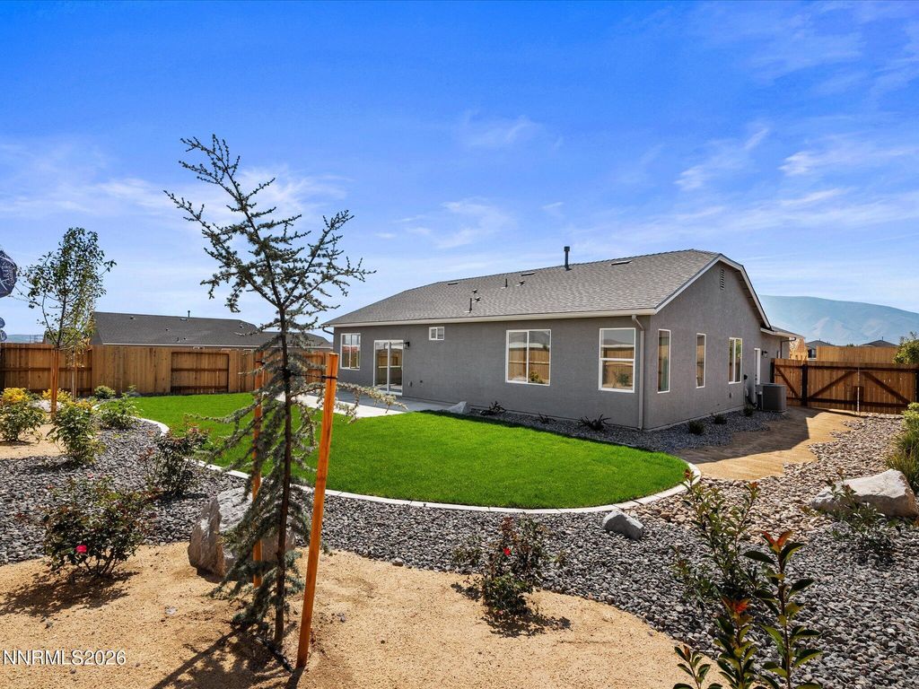 Image 4 of property listing at 14460 Fredonia Drive, Reno, NV 89506