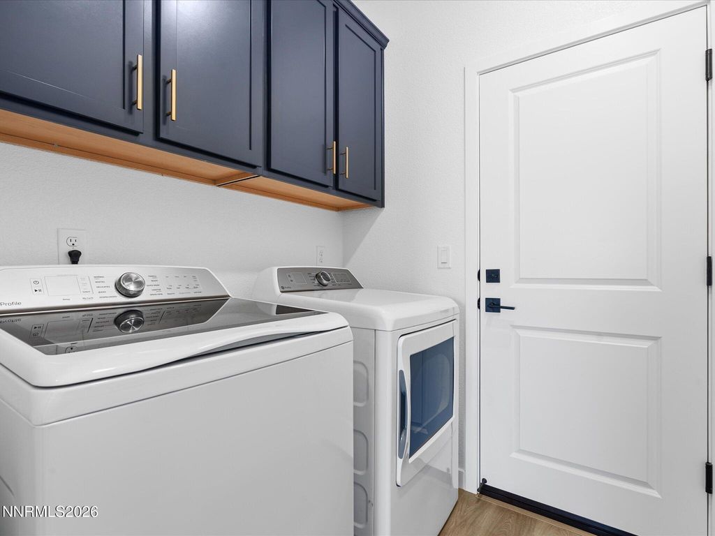 Image 7 of property listing at 14460 Fredonia Drive, Reno, NV 89506