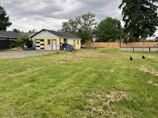 2305 CARLSON Rd, Vancouver, WA 98661