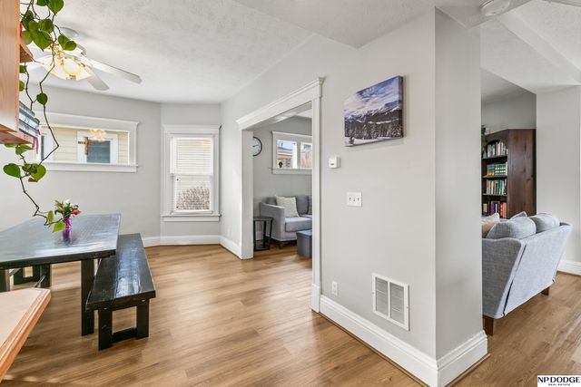 823 S 36th Street, Omaha, NE 68105