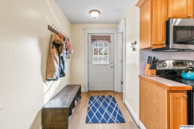 823 S 36th Street, Omaha, NE 68105