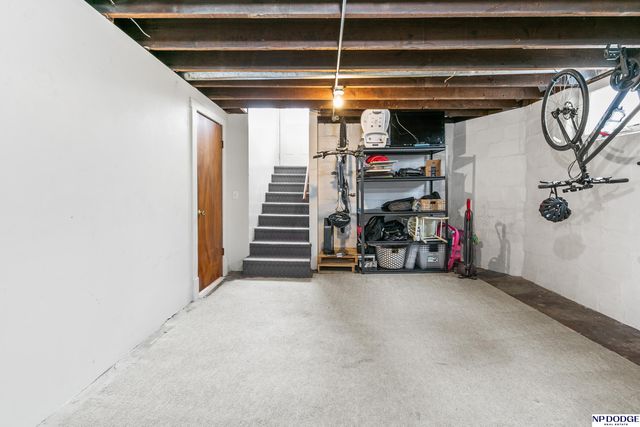 823 S 36th Street, Omaha, NE 68105