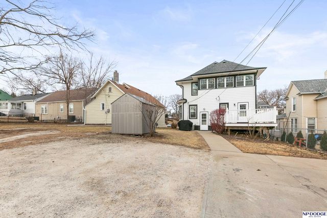 823 S 36th Street, Omaha, NE 68105