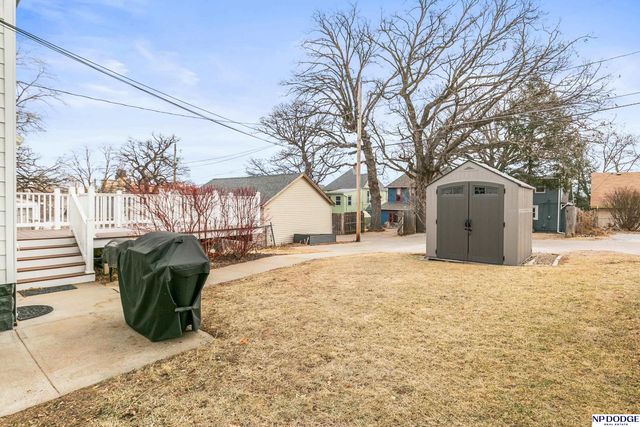 823 S 36th Street, Omaha, NE 68105