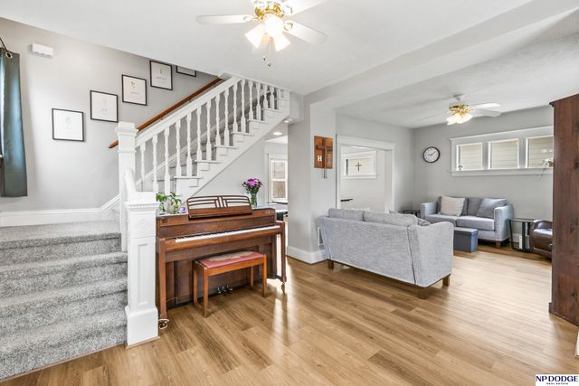 823 S 36th Street, Omaha, NE 68105