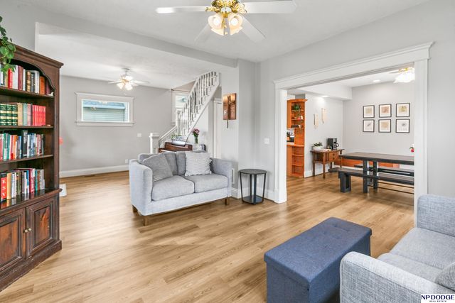 823 S 36th Street, Omaha, NE 68105