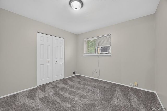4323 Grace Avenue, Wayne, MI 48184