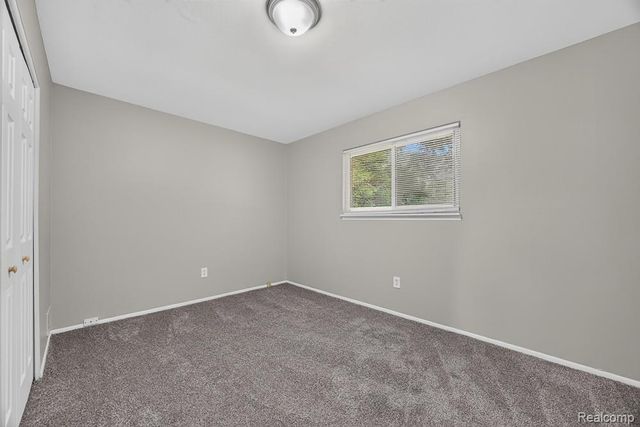 4323 Grace Avenue, Wayne, MI 48184