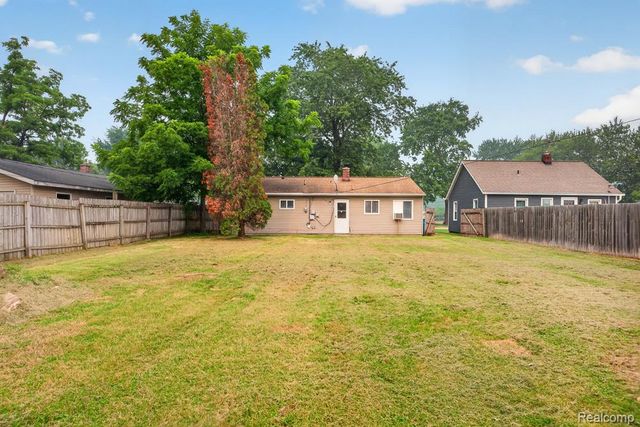 4323 Grace Avenue, Wayne, MI 48184