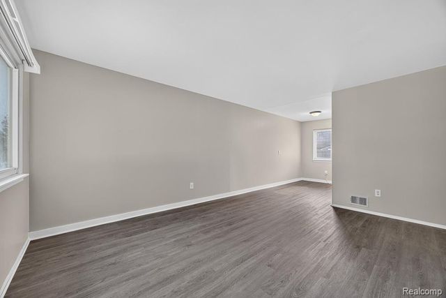 4323 Grace Avenue, Wayne, MI 48184