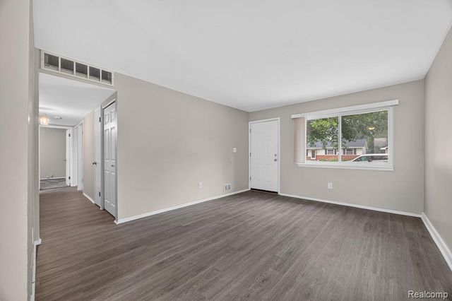 4323 Grace Avenue, Wayne, MI 48184